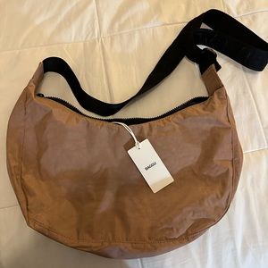 BAGGU Medium Nylon Crescent Bag
